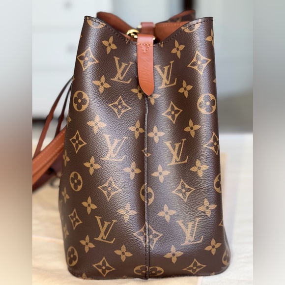 Louis Vuitton NeoNoe Monogram Bucket Bag - Picture 3 of 13